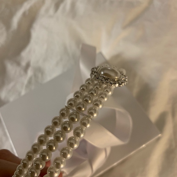 Pearl Choker with Ribbon Ties - Picture 4 of 5